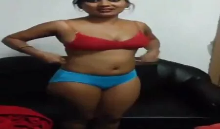 ورونیکا کلارک در حالی که احمق او فیلم سوپر بکنبکن به شدت مورد ضرب و شتم