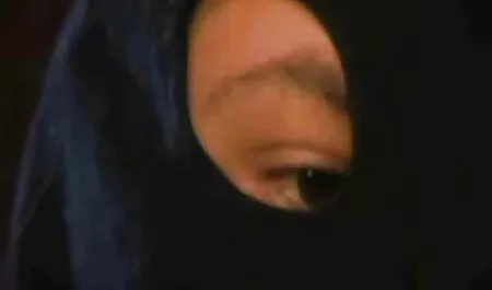 گیشا ژاپنی درگیر می شود و با او بازی فیلم سوپر سکسی بکن بکن خارجی می کند