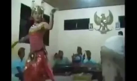 تسلیم فیلم بکن بکن زن هرزه می شود مشقت بار شکنجه و در بند